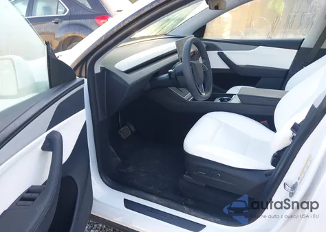 2026 Tesla Model Y Long Range Dual Motor All-Wheel Drive из США, поврежденный, VIN 7SAYGDED3TA477884